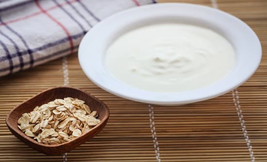 Oatmeal and Yogurt Mask